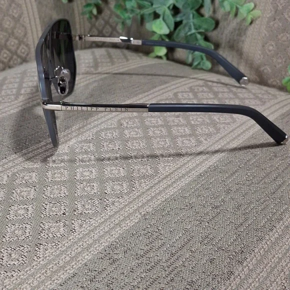 Philipp Plein Power Hexagon Titanium Sunglasses SPP009 display picture 2